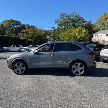 2017 Porsche Cayenne Turbo