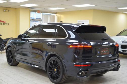 2016 Porsche Cayenne GTS
