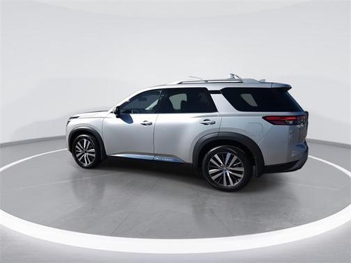 2022 Nissan Pathfinder Platinum 4WD