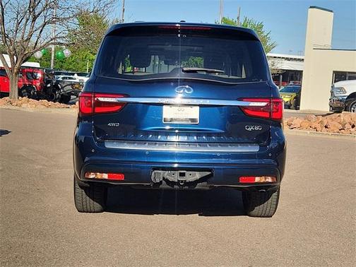 2023 INFINITI QX80 Luxe