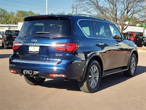 2023 INFINITI QX80 Luxe