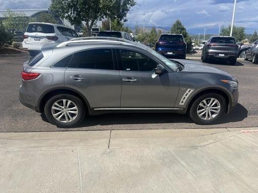 2015 INFINITI QX70 Base