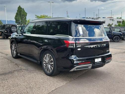 2025 INFINITI QX80 Luxe