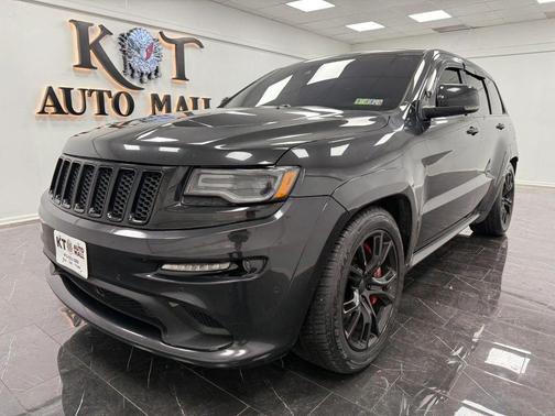 Brilliant Black Crystal Pearlcoat 2016 Jeep Grand Cherokee SRT
