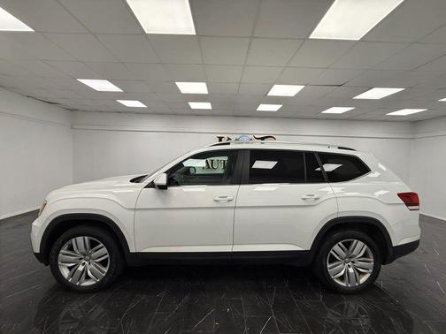 Pure White 2019 Volkswagen Atlas 3.6L SE w/Technology