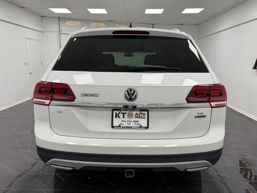 Pure White 2019 Volkswagen Atlas 3.6L SE w/Technology