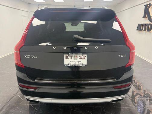 2019 Volvo XC90 T6 Momentum