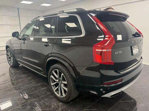 2019 Volvo XC90 T6 Momentum