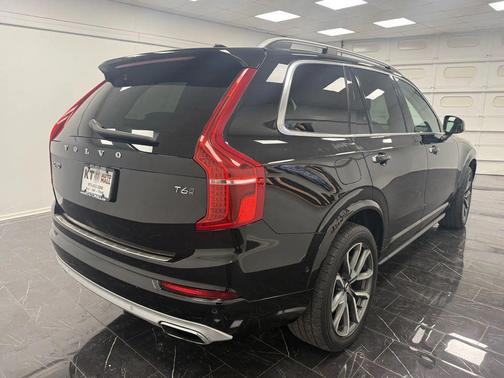 2019 Volvo XC90 T6 Momentum