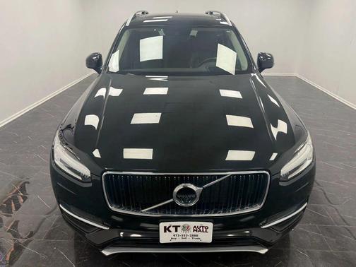 2019 Volvo XC90 T6 Momentum