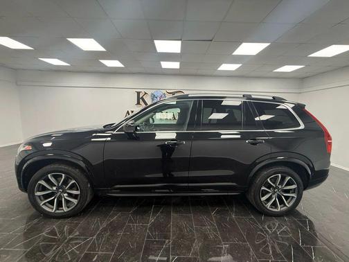 2019 Volvo XC90 T6 Momentum