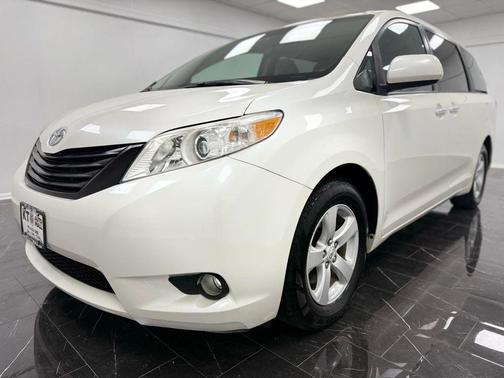 2015 Toyota Sienna XLE