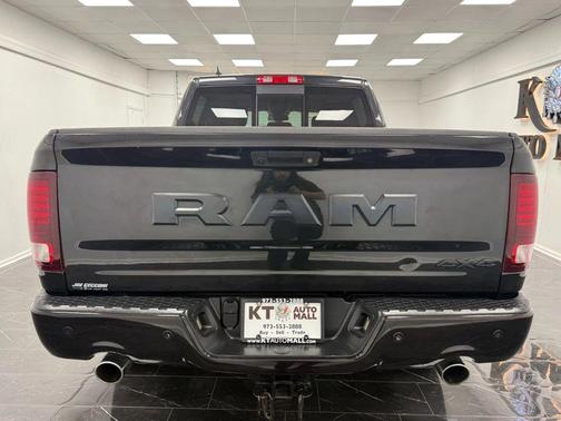 2017 RAM 1500 Night Crew Cab 4x4 5'7' Box