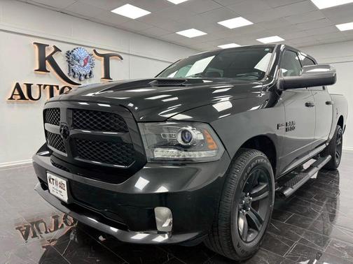 2017 RAM 1500 Night Crew Cab 4x4 5'7' Box