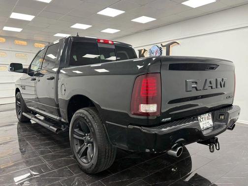 2017 RAM 1500 Night Crew Cab 4x4 5'7' Box