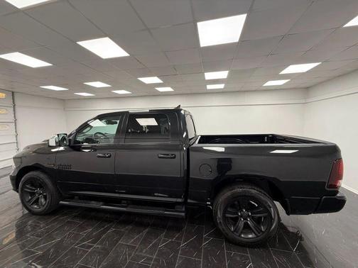 2017 RAM 1500 Night Crew Cab 4x4 5'7' Box