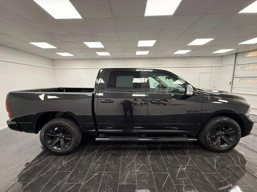 2017 RAM 1500 Night Crew Cab 4x4 5'7' Box