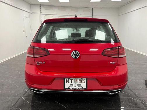 2018 Volkswagen Golf TSI SE