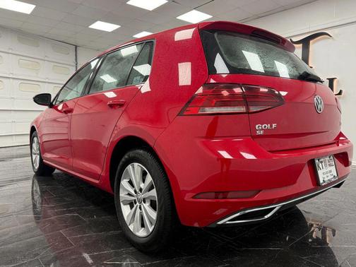 2018 Volkswagen Golf TSI SE