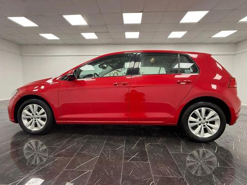 2018 Volkswagen Golf TSI SE