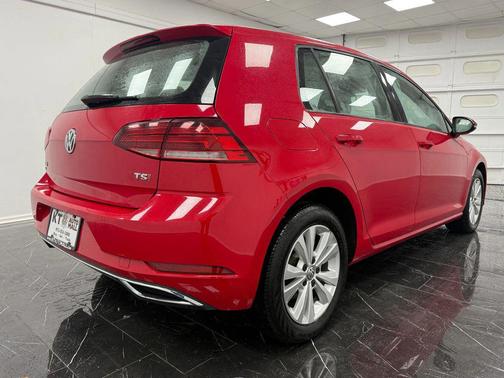 2018 Volkswagen Golf TSI SE