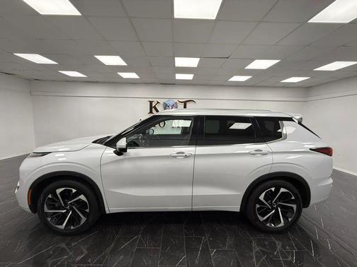 Alloy Silver Metallic 2022 Mitsubishi Outlander SP