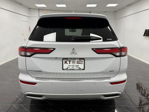 Alloy Silver Metallic 2022 Mitsubishi Outlander SP