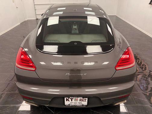 2014 Porsche Panamera 4
