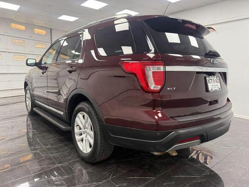 Burgundy Velvet Metallic Tinted Clearcoat 2019 Ford Explorer XLT