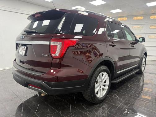 Burgundy Velvet Metallic Tinted Clearcoat 2019 Ford Explorer XLT