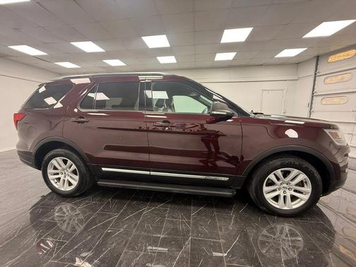 Burgundy Velvet Metallic Tinted Clearcoat 2019 Ford Explorer XLT