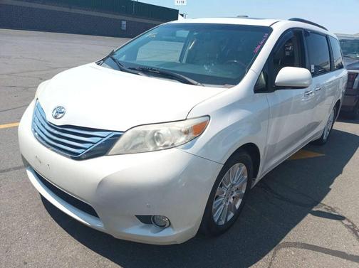 Blizzard Pearl 2012 Toyota Sienna Limited