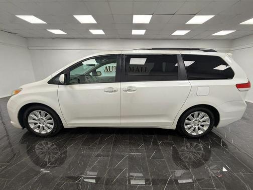 Blizzard Pearl 2012 Toyota Sienna Limited