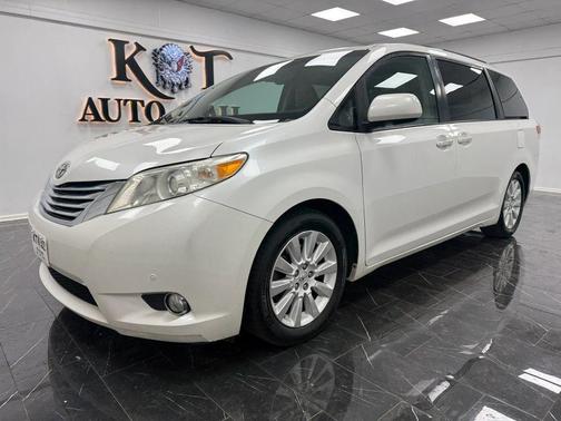 Blizzard Pearl 2012 Toyota Sienna Limited