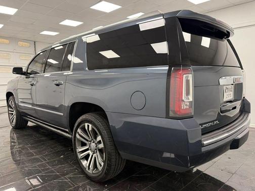 Dark Sky Metallic 2019 GMC Yukon XL Denali