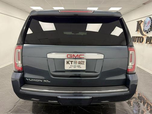 Dark Sky Metallic 2019 GMC Yukon XL Denali