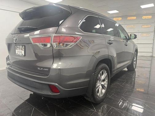 PEWTER 2015 Toyota Highlander XLE