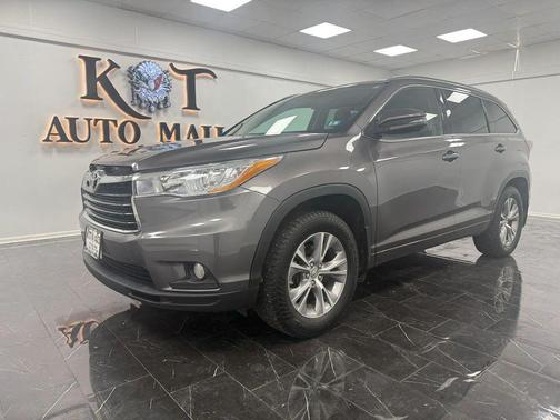PEWTER 2015 Toyota Highlander XLE