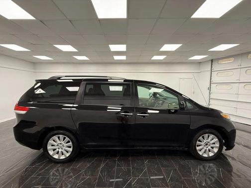 2012 Toyota Sienna XLE