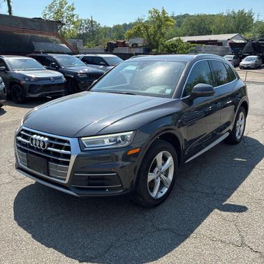 Manhattan Gray Metallic 2020 Audi Q5 45 Titanium Premium