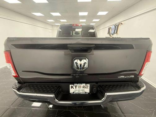 2020 RAM 2500 Tradesman Crew Cab 4X4 6'4' Box