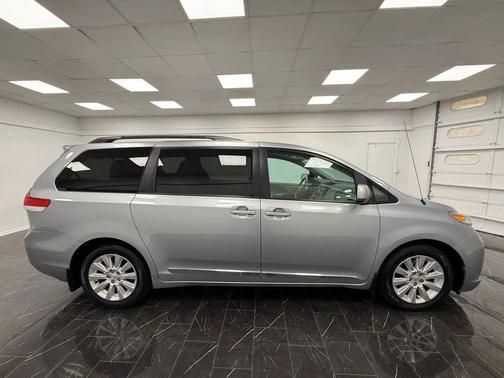 2014 Toyota Sienna XLE