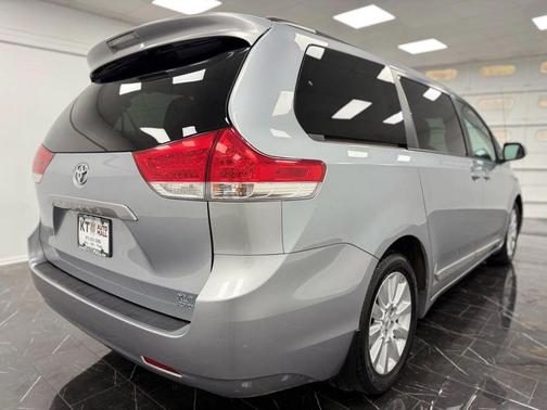 2014 Toyota Sienna XLE