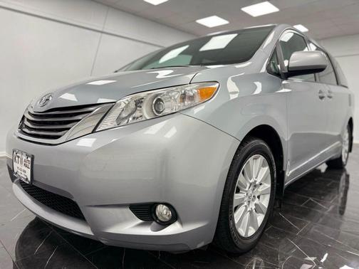 2014 Toyota Sienna XLE