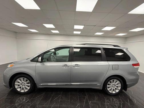 2014 Toyota Sienna XLE