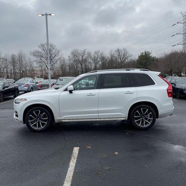2016 Volvo XC90 T6 Momentum