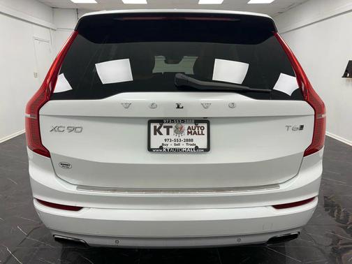 2016 Volvo XC90 T6 Momentum