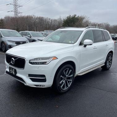 2016 Volvo XC90 T6 Momentum