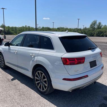 White 2019 Audi Q7 55 Premium Plus