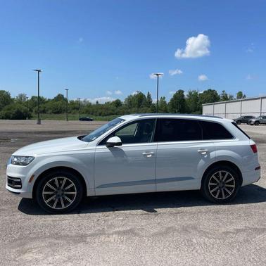 White 2019 Audi Q7 55 Premium Plus